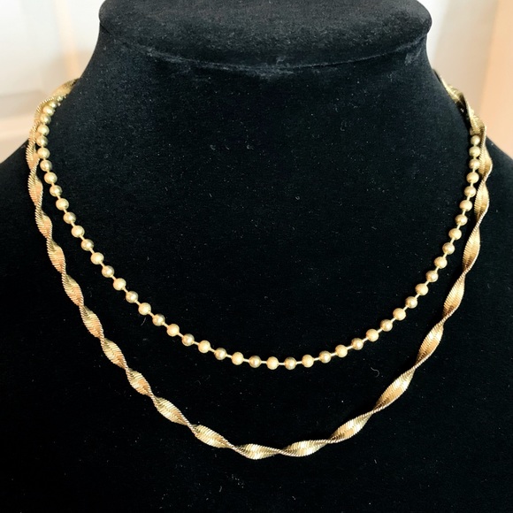 Bundle of 2 light golden necklaces✨ - Picture 4 of 5